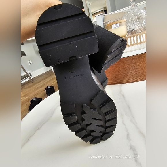 Sanctuary Black Leather Chain Loafers – Size [ 11M ] - Picture 6 of 9